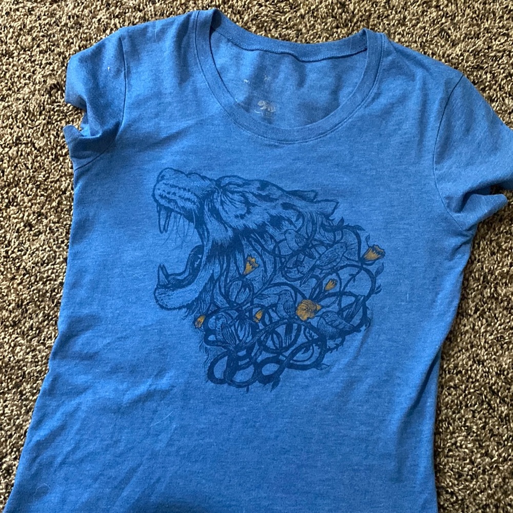 🦁 tee